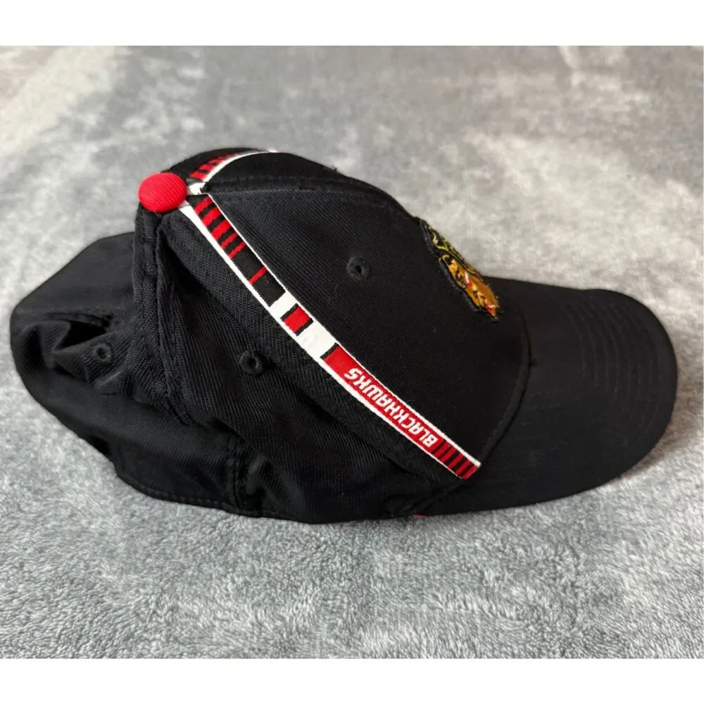 Reebok Chicago Blackhawks Black Red NHL Flex Fit Stretch Hockey Cap Hat